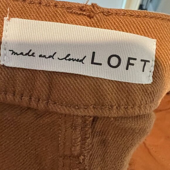 LOFT Pintucked Frayed High Rise Kick Crop Jeans in Cocoa Powder, Size 4 - Picture 12 of 14